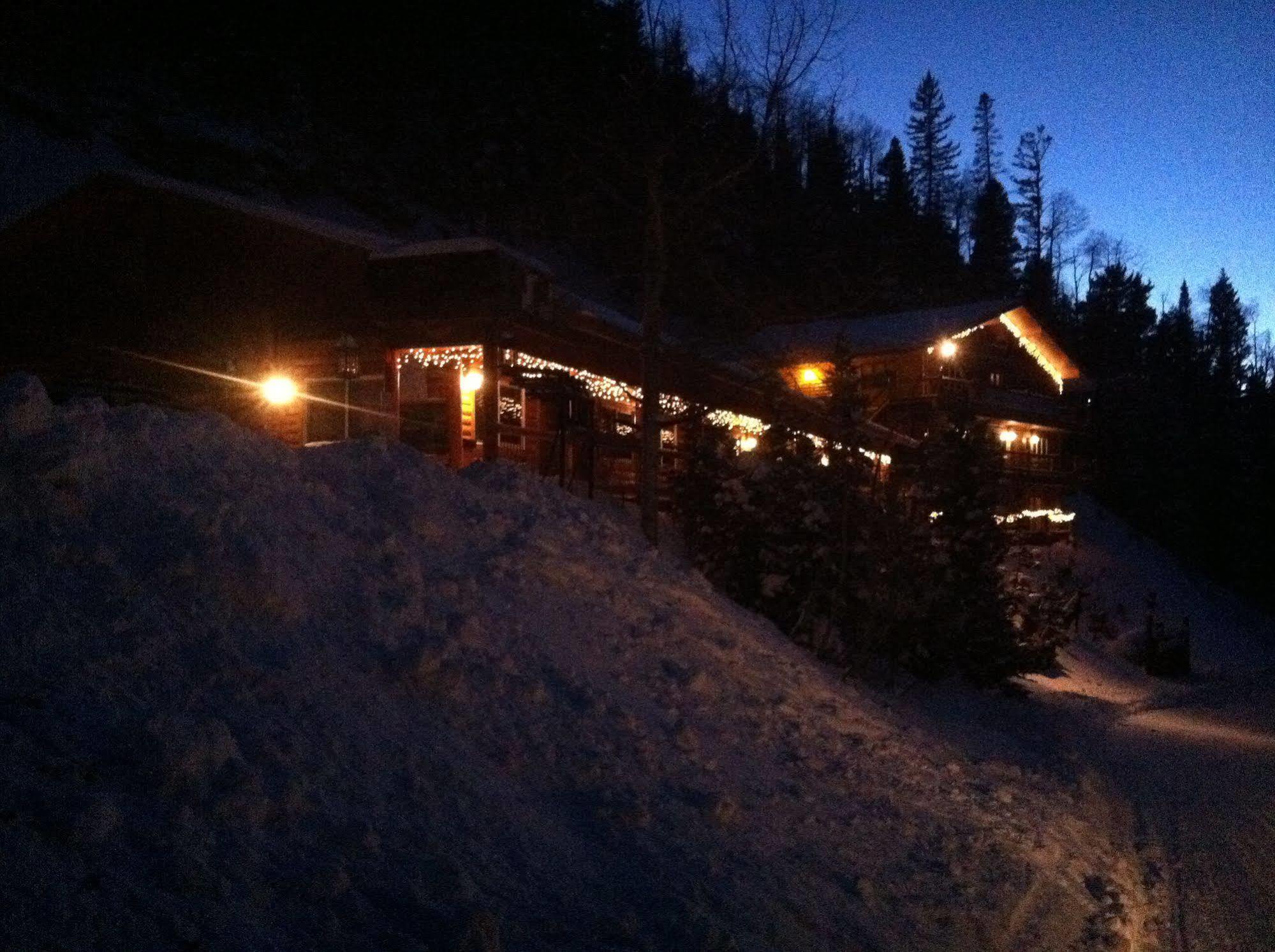 Snow Bear Inn And Condominiums Taos Ski Valley Exterior photo